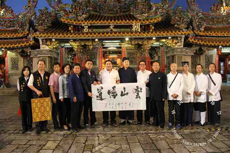 �Ї�(gu��)���̅f(xi��)��(hu��)����F(tu��n)���_(t��i)����2015���{�ɰ����Ļ���(sh��)��(hu��)չ